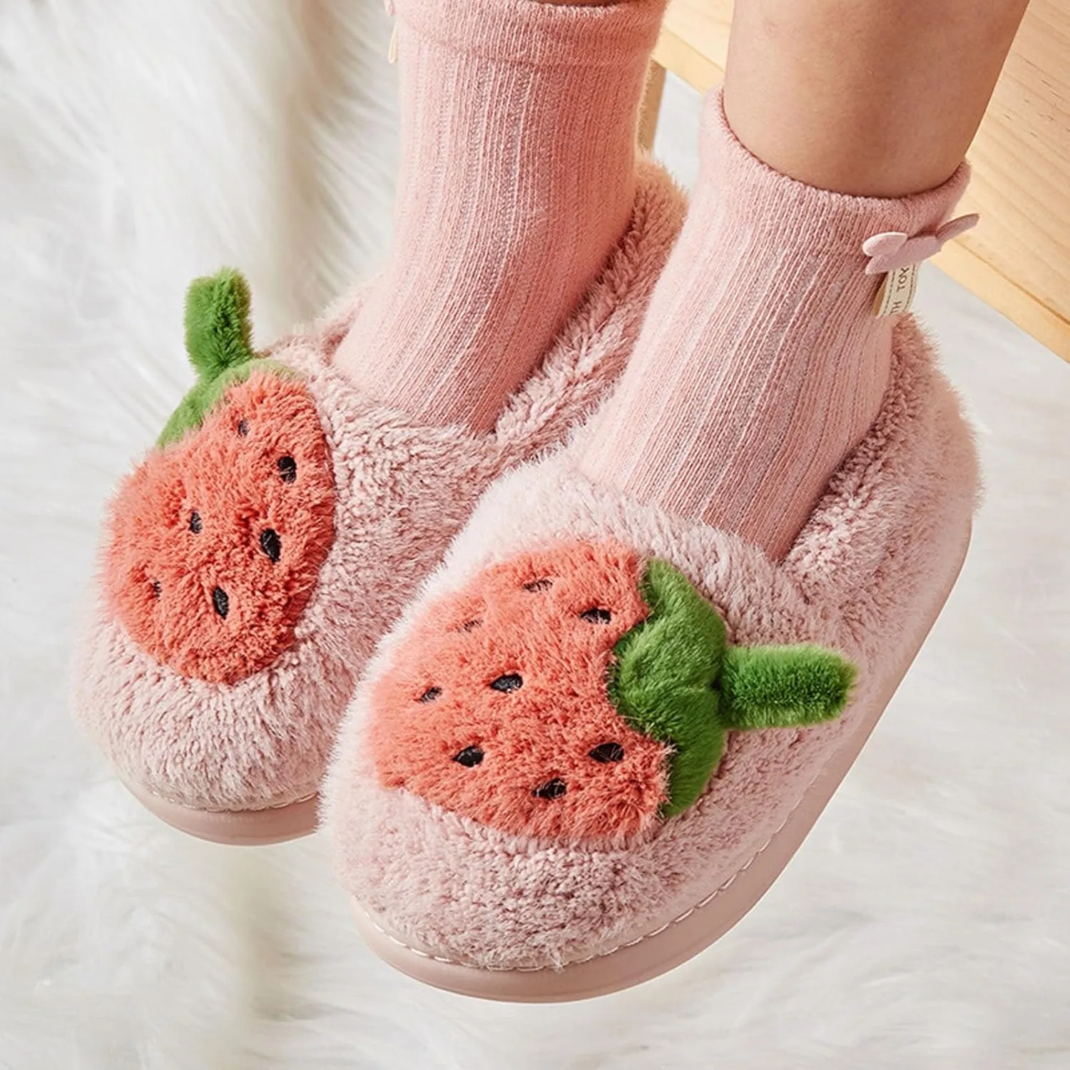 Bedroom Slippers for Kids Strawberry Plush Girls Boys Slippers Memory Foam Comfy House Slippers Toddler Boot Slippers