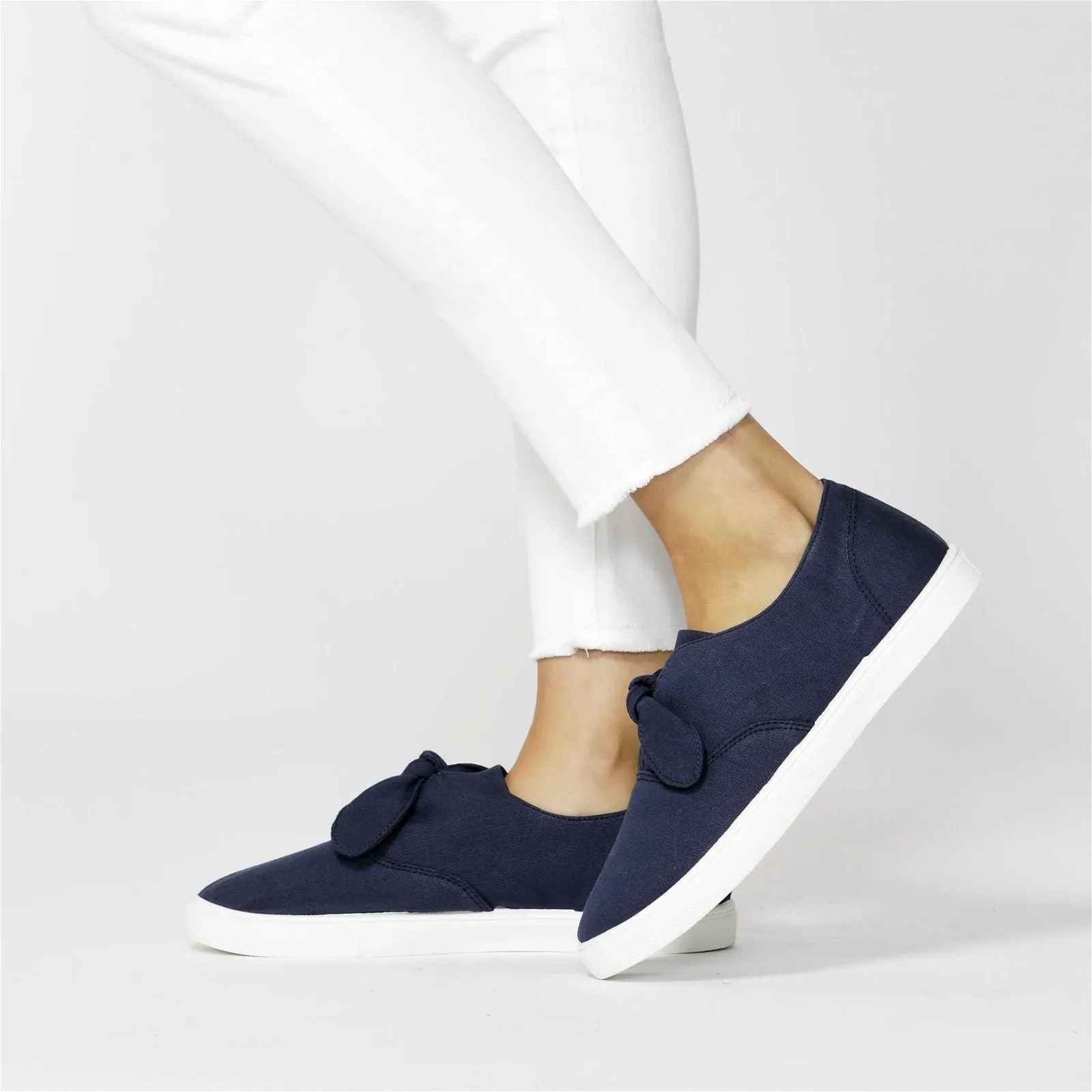 Betty Basics Nautic Plimsolls in Navy