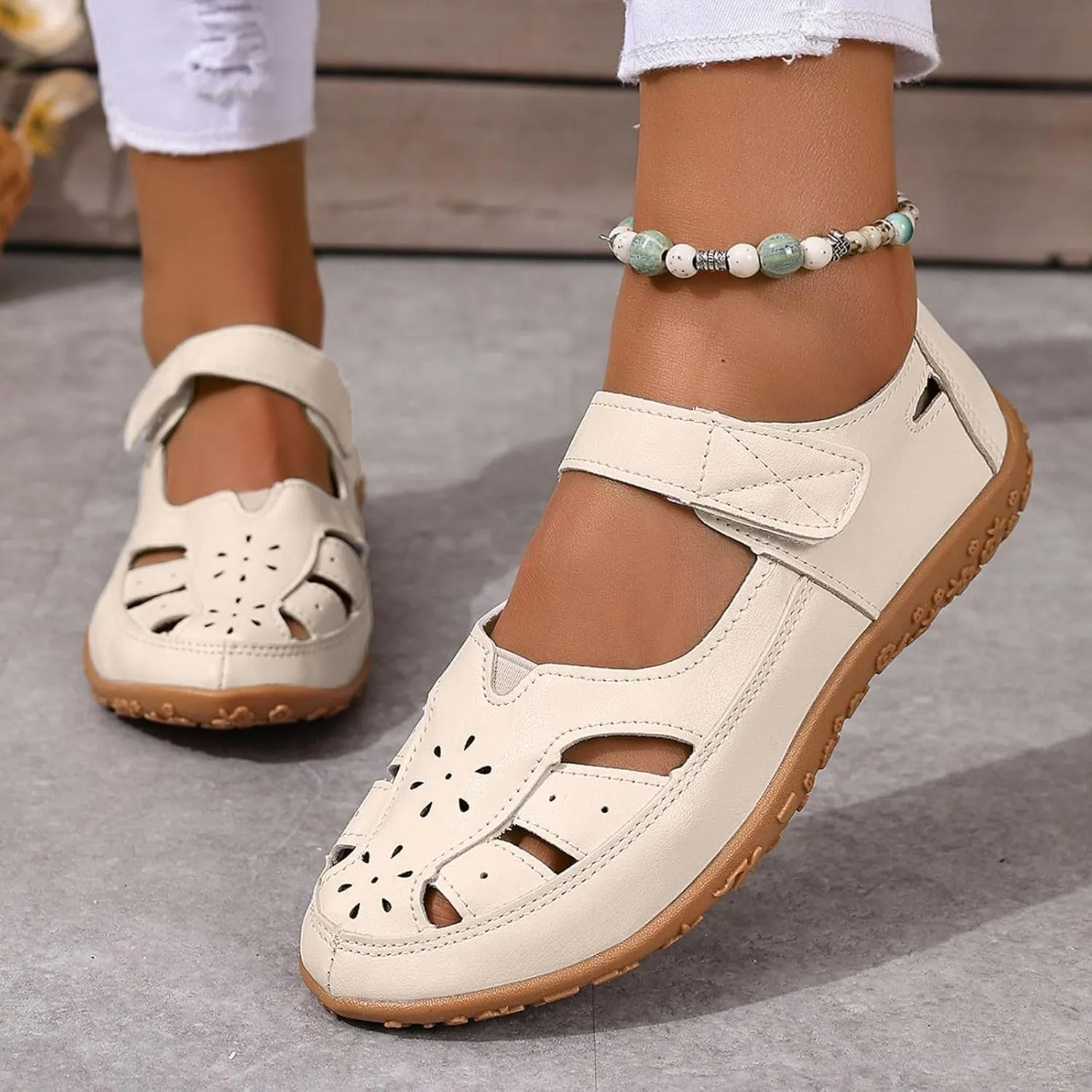 Closed Toe Sandals for Women 2025 Dressy Summer Comfortable Flat Sandals with Arch Support Casual Hollow Out Flat Shoes Wide Width Trendy Sandal Dress Shoes
