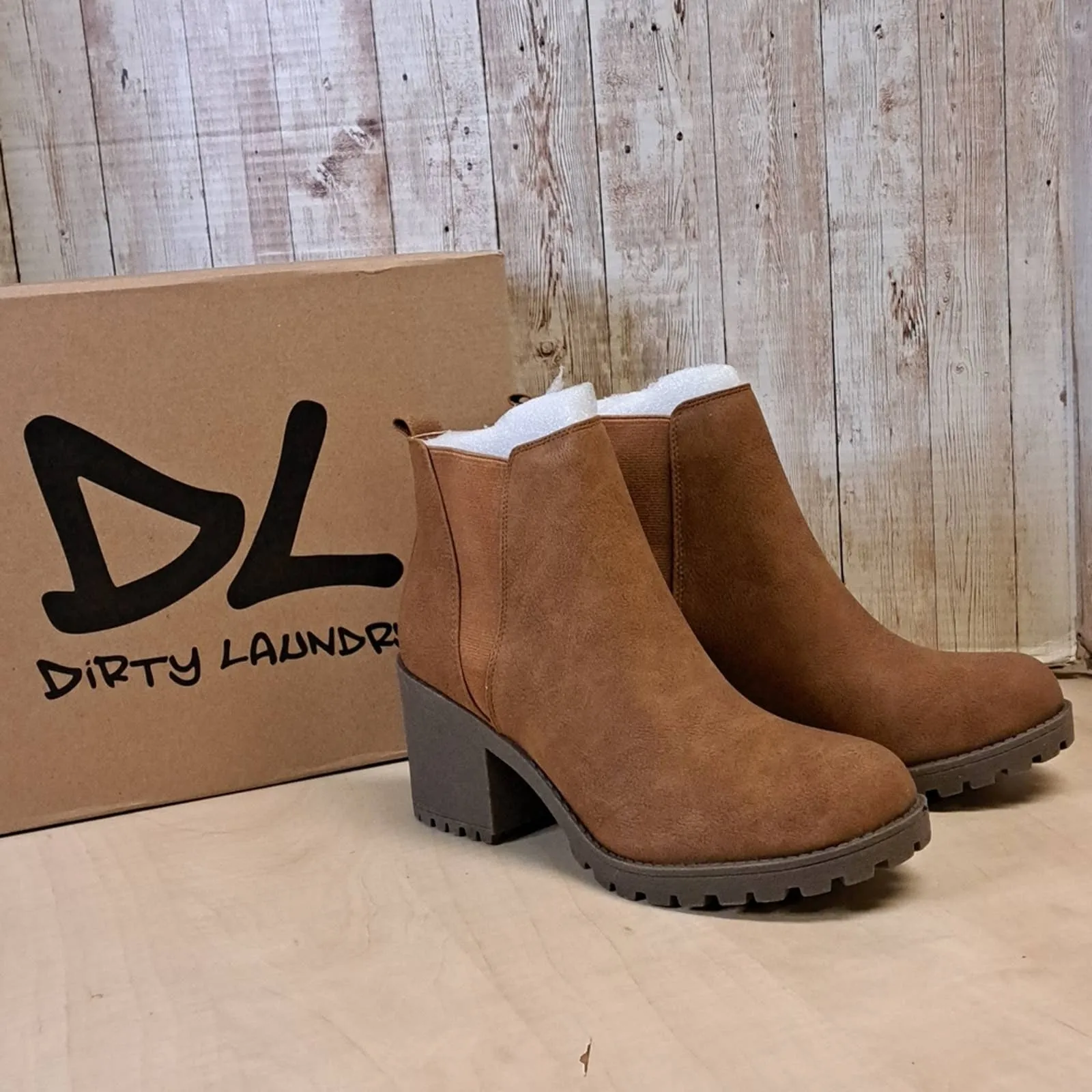 Dirty Laundry womens Lisbon boots, Walnut Tumbled