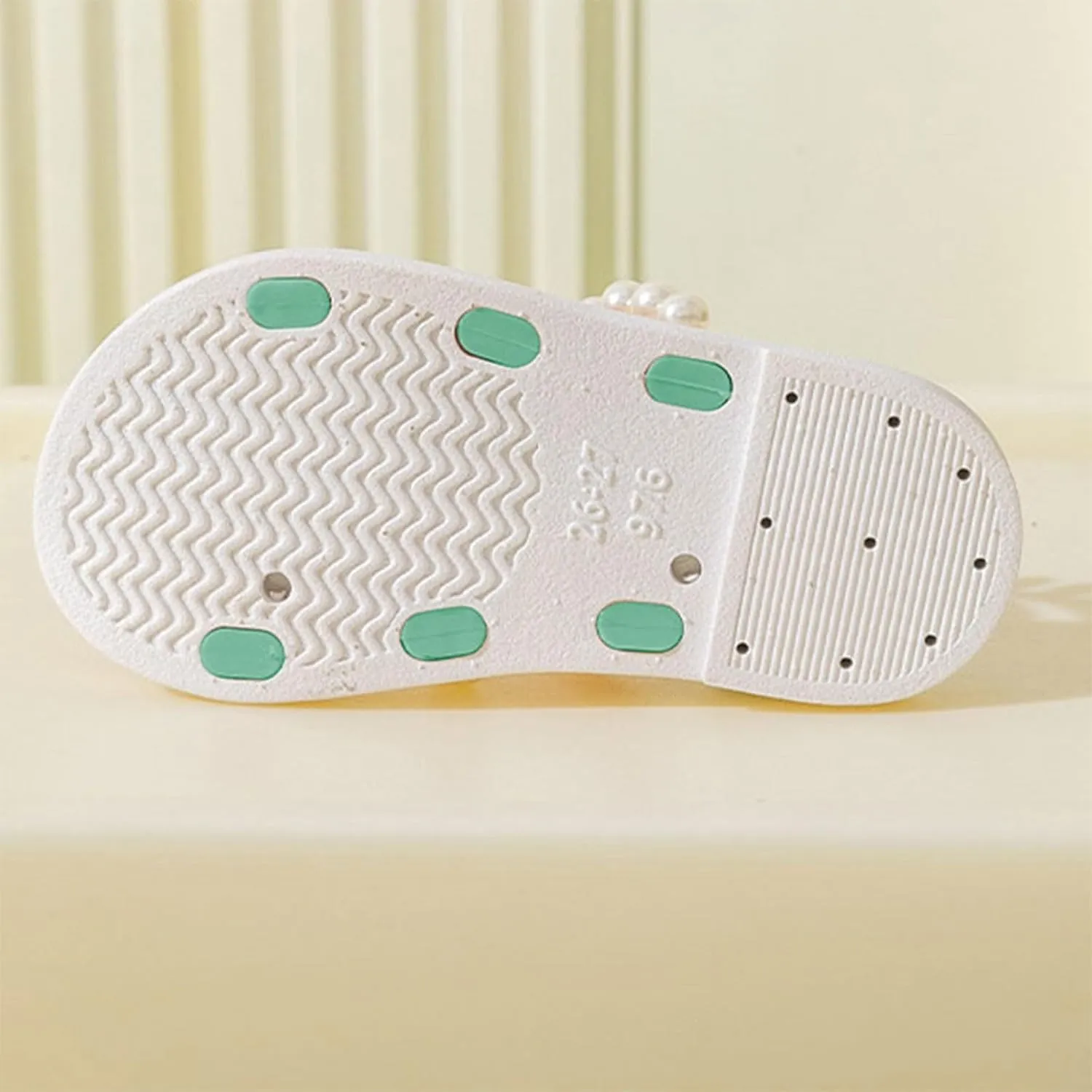 Girls Soft House Slippers Open Toe Breathable Comfy Cozy Home Shower Shoes 3D Flowers Sweet Holidays Beach Slipper