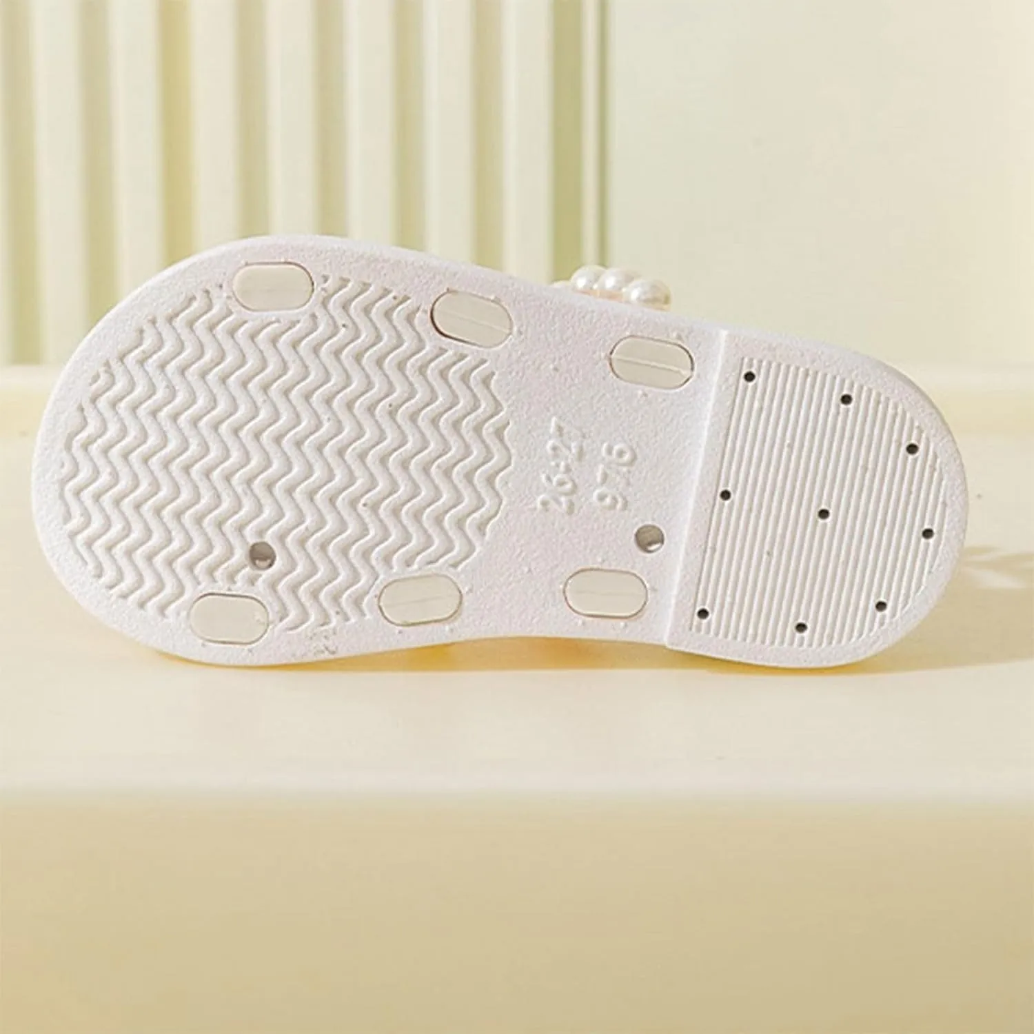 Girls Soft House Slippers Open Toe Breathable Cozy Comfy Home Shower Shoes 3D Flowers Sweet Holidays Beach Shoes