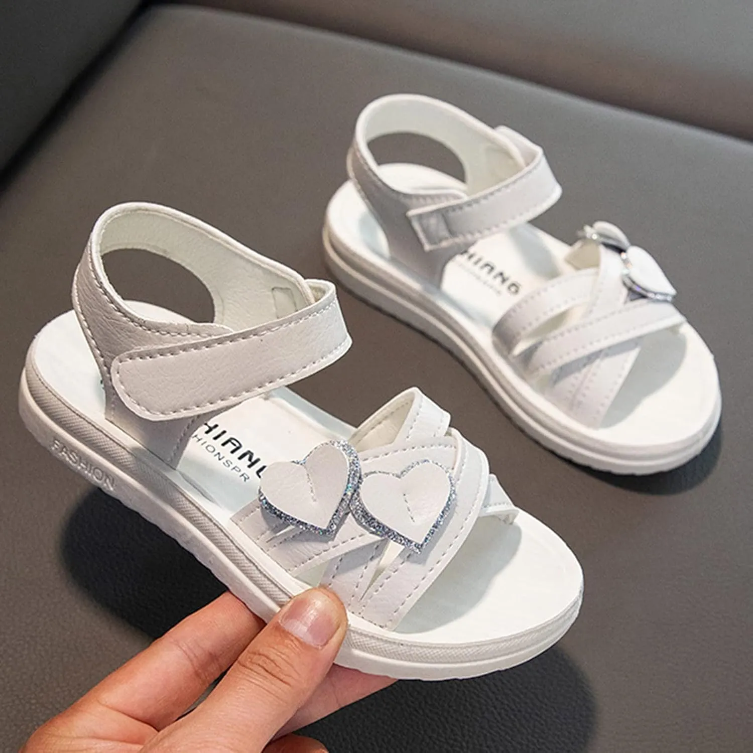 Heart Decorative Thick Sole Sandals for Girls Fashion Soft Sole Open Toe Comfortable Toddler Sandals 2025 Trendy