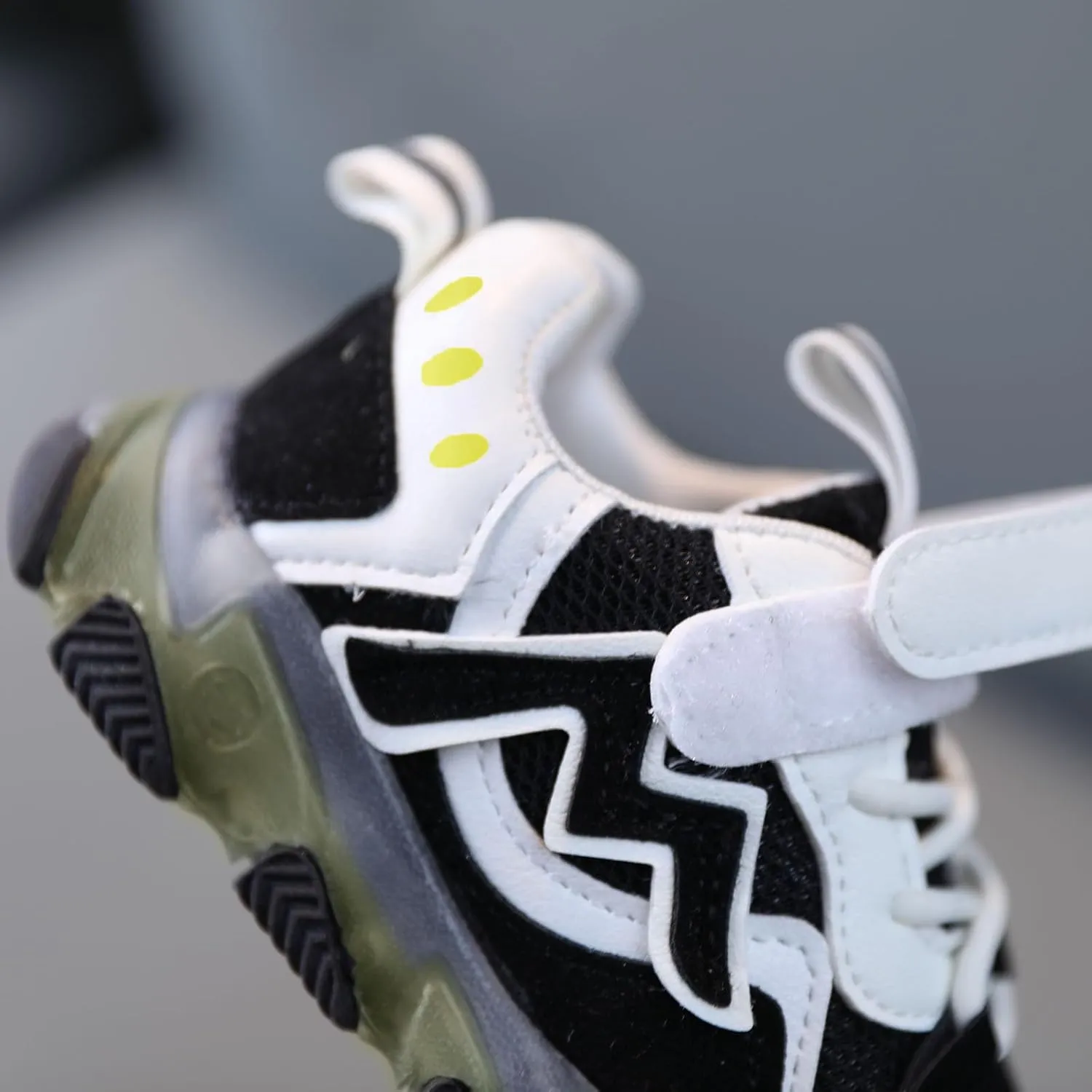 Kids Fashion Sneakers Light Led Kids Mesh Luminous Sport Baby Running Girls Shoes Baby Shoes