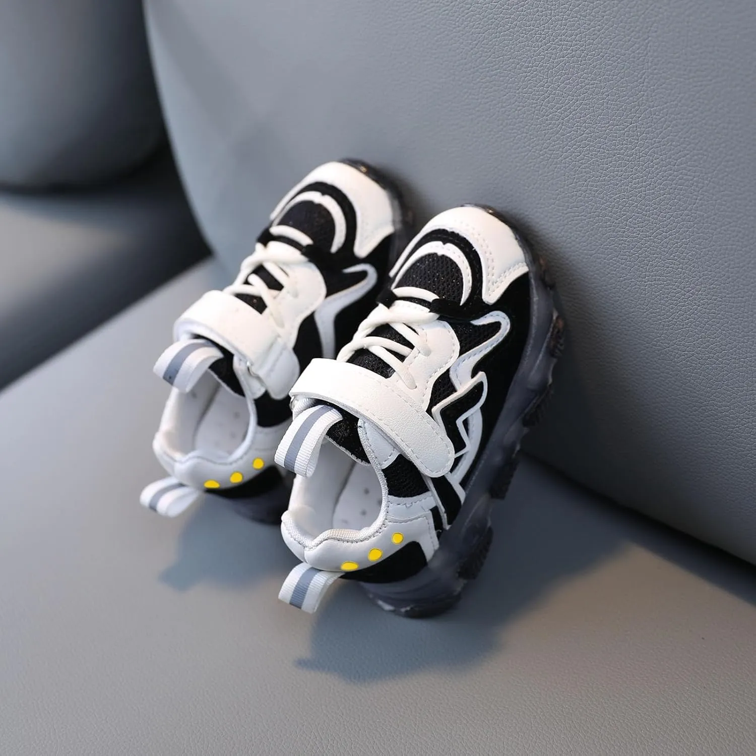 Kids Fashion Sneakers Light Led Kids Mesh Luminous Sport Baby Running Girls Shoes Baby Shoes
