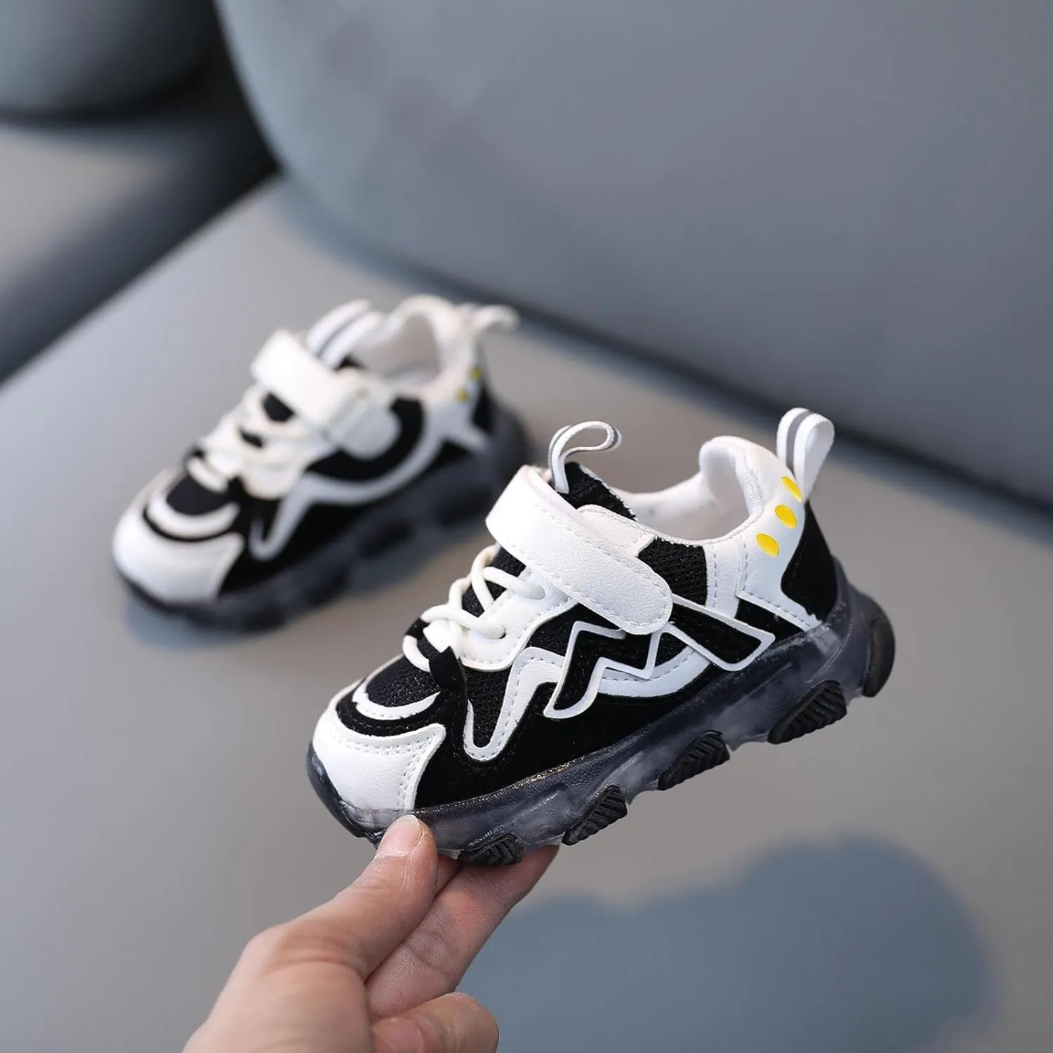 Kids Fashion Sneakers Light Led Kids Mesh Luminous Sport Baby Running Girls Shoes Baby Shoes