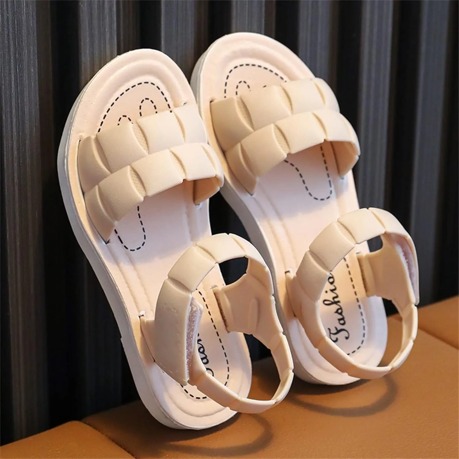 Kids Girls Thick Sole Comfy Soft Beach Sandal 2025 Summer Fashion Comfortable Anti Slip Outdoor Casual Dress Shoes