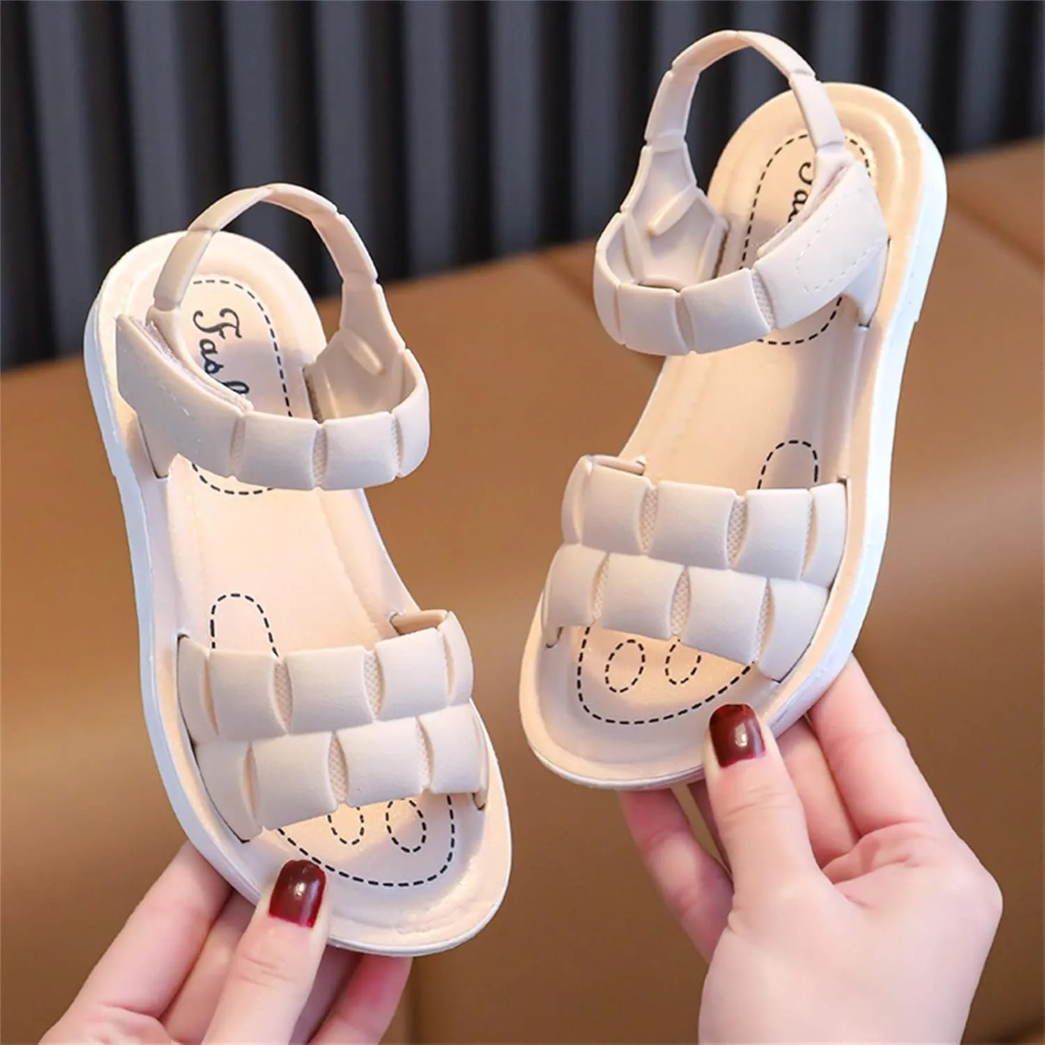Kids Girls Thick Sole Comfy Soft Beach Sandal 2025 Summer Fashion Comfortable Anti Slip Outdoor Casual Dress Shoes