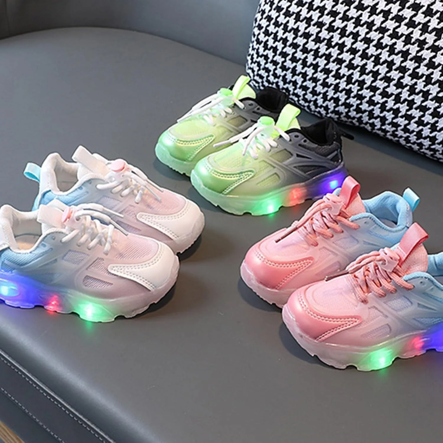 Little Boys Girls Light Up Shoes Breathable Lightweight Comfy Soft Running Tennis Kid Running Shoes Girls Size 13