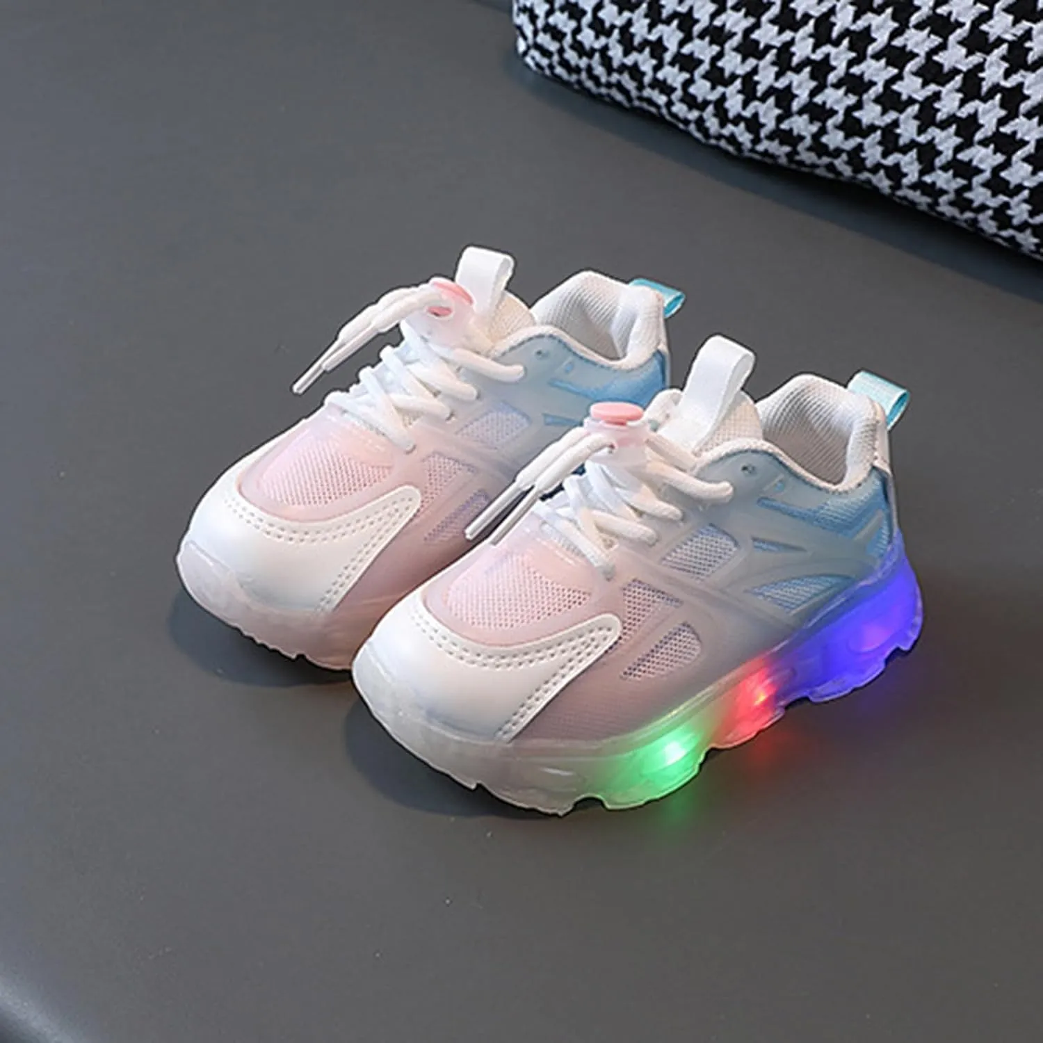 Little Boys Girls Light Up Shoes Breathable Lightweight Comfy Soft Running Tennis Kid Running Shoes Girls Size 13