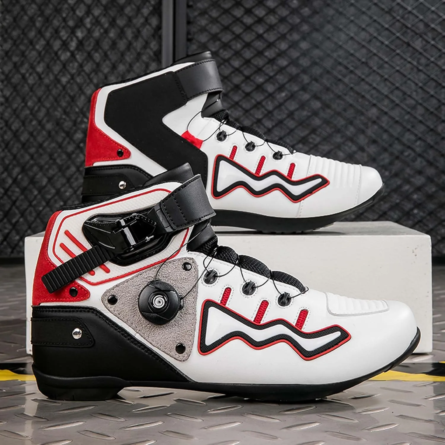 Mens Fashion Motorcycle/Motorbike Boots Crash Protection Stylish short Ankle Racing Adventure Off Road Touring Sports Safety Shoes Reinforced Street Riding Shoes Ankle Support, Anti-Slip Sole