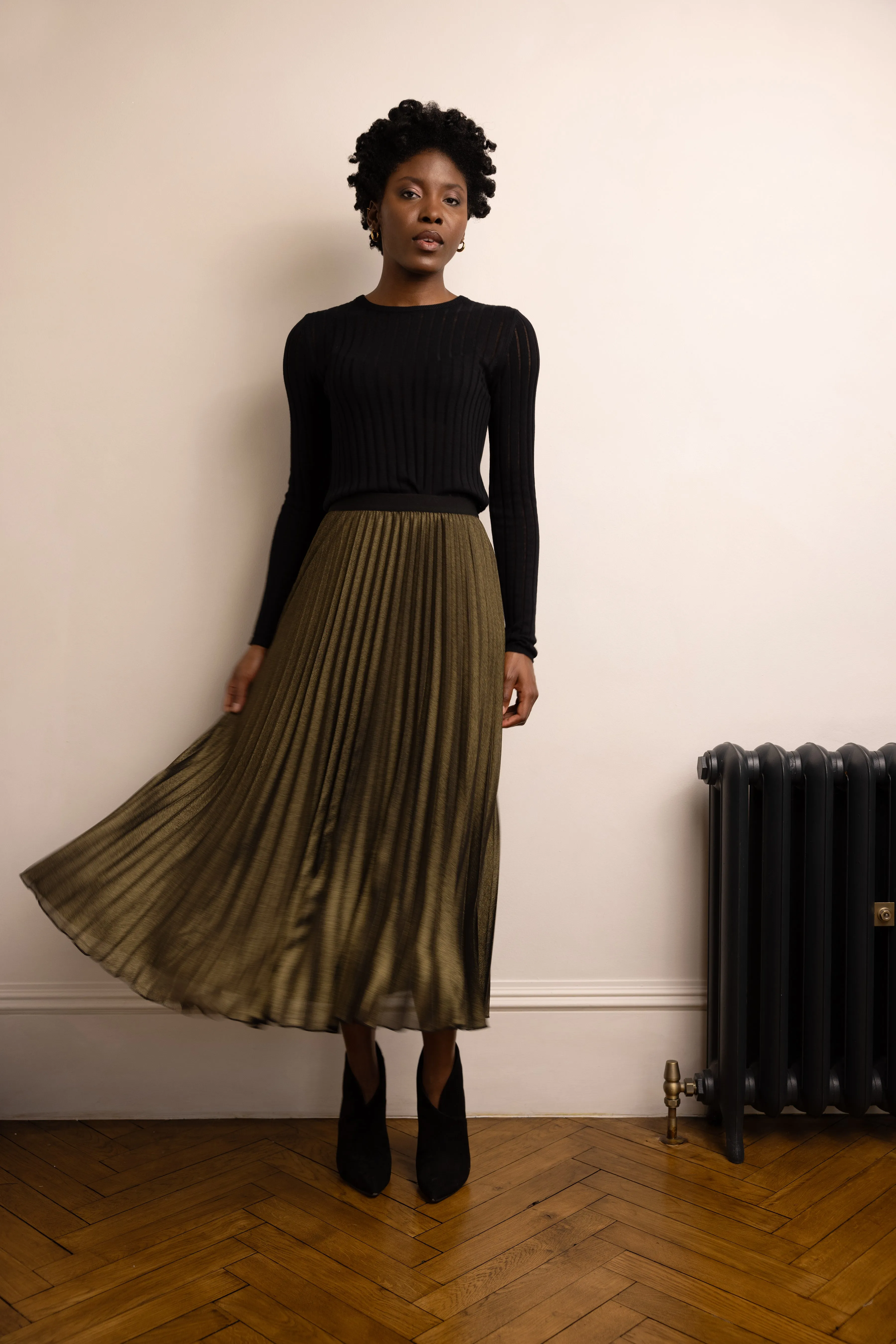 MIA GOLD PLEATED SKIRT