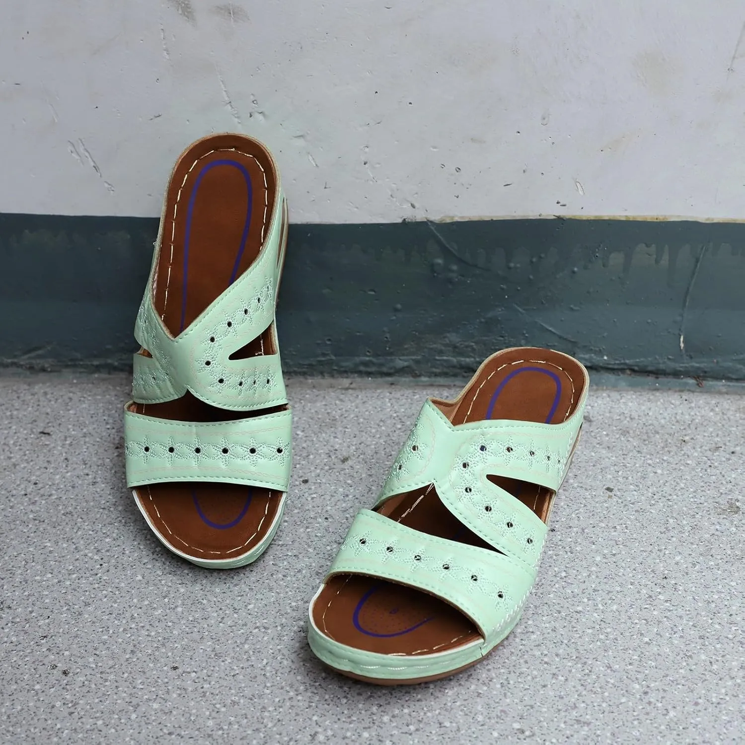 Summer sandals for womens 2025 Trendy Casual beach vacation shoes Comfortable Arsh Support dress slippers for women