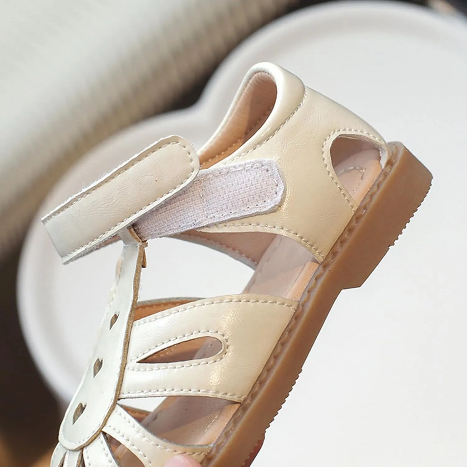 Toddler Girls Sandals Hollow Toe Leather Soft Breathable Beach Pool Water Wide Shoes Baby Girls Comfy School Shoes