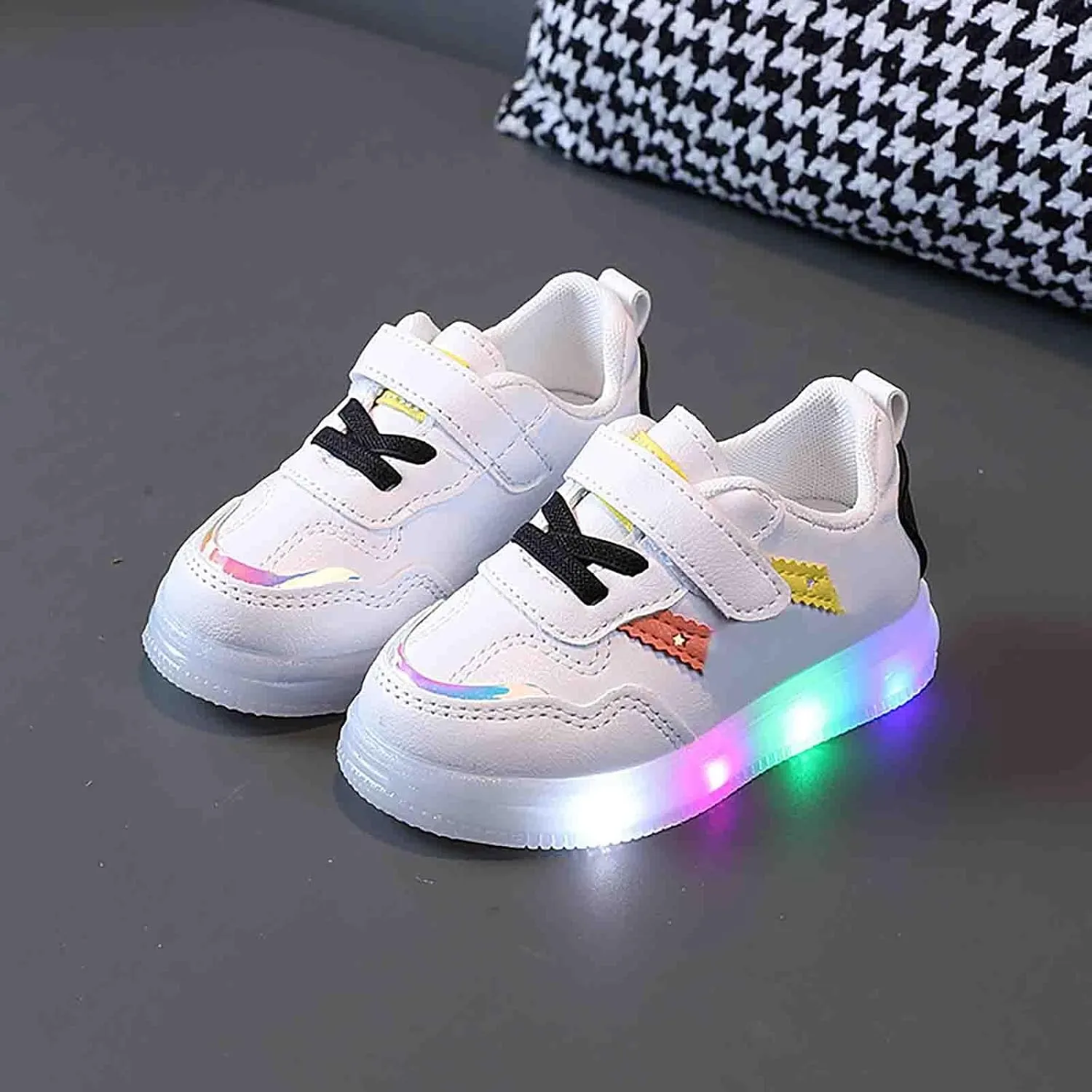 Toddler Sneakers Children's Board Shoes LED Light Light Light Casual Shoes Boys and Girls Students Toddler Boy Shoes