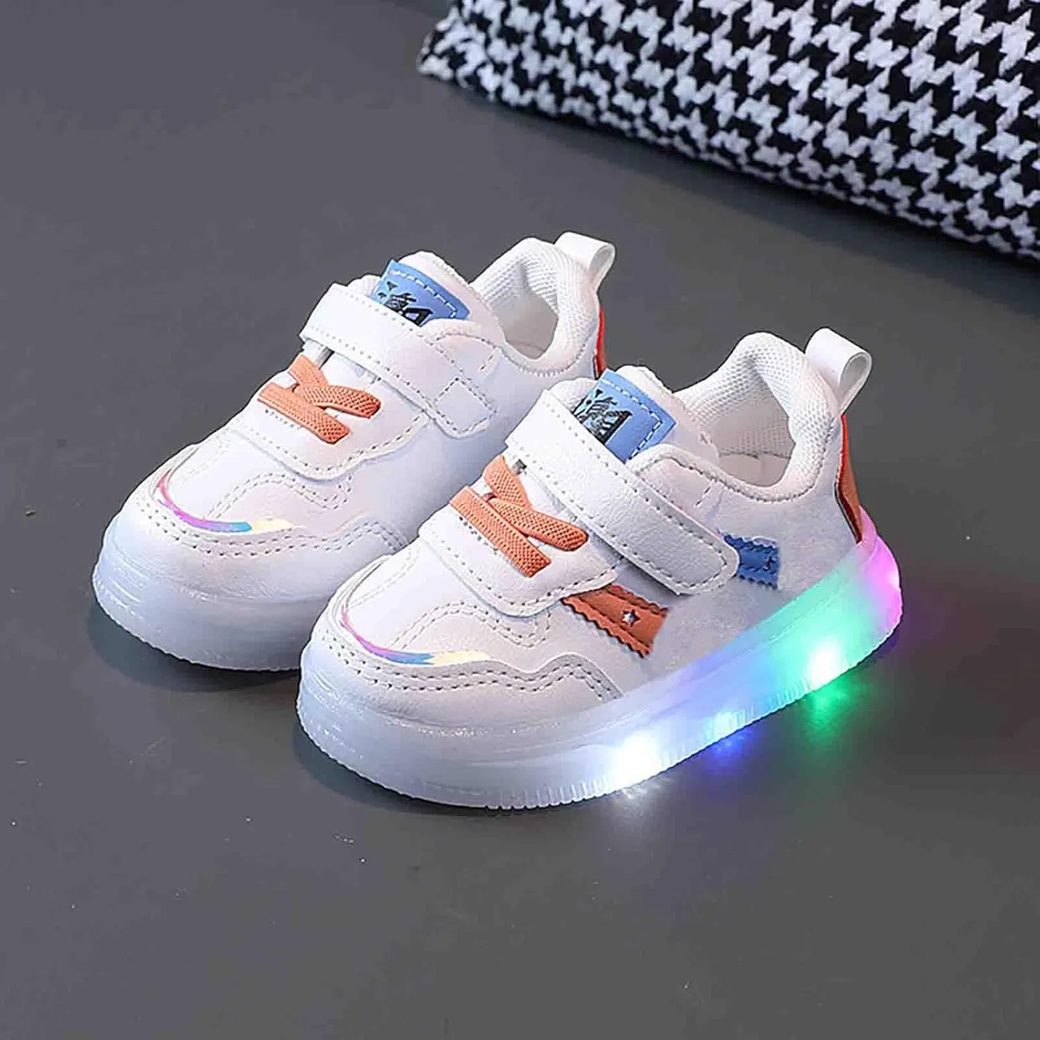 Toddler Sneakers Children's Board Shoes LED Light Light Light Casual Shoes Boys and Girls Students Toddler Boy Shoes