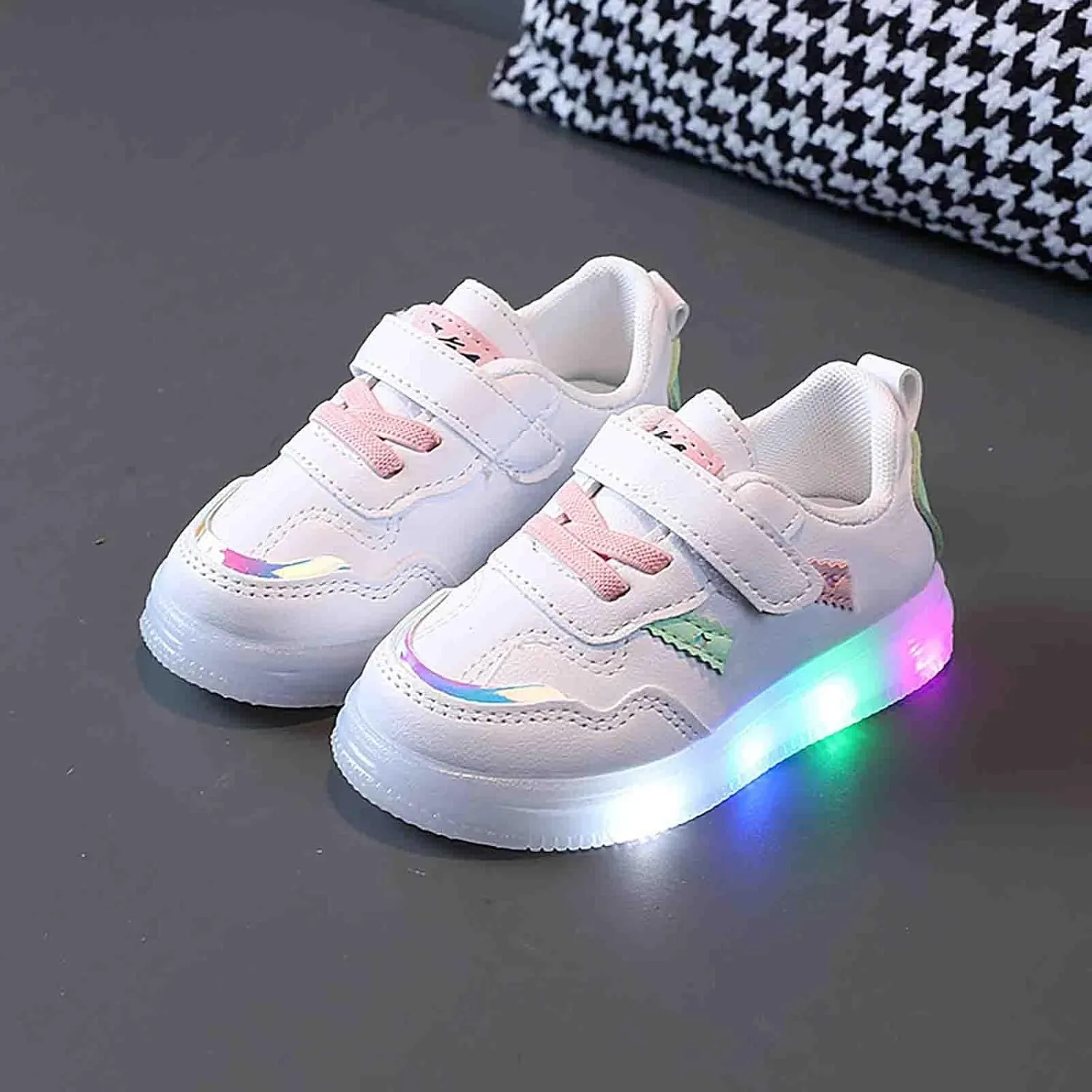 Toddler Sneakers Children's Board Shoes LED Light Light Light Casual Shoes Boys and Girls Students Toddler Boy Shoes