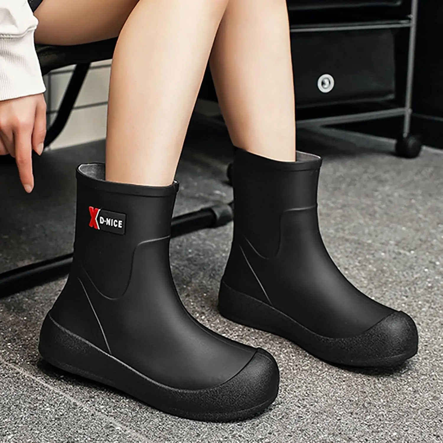 Women's Mid Calf Rain Boots Waterproof Fashion Garden Shoes Anti-Slipping Rainboots Comfortable Insole Light Rain Shoes